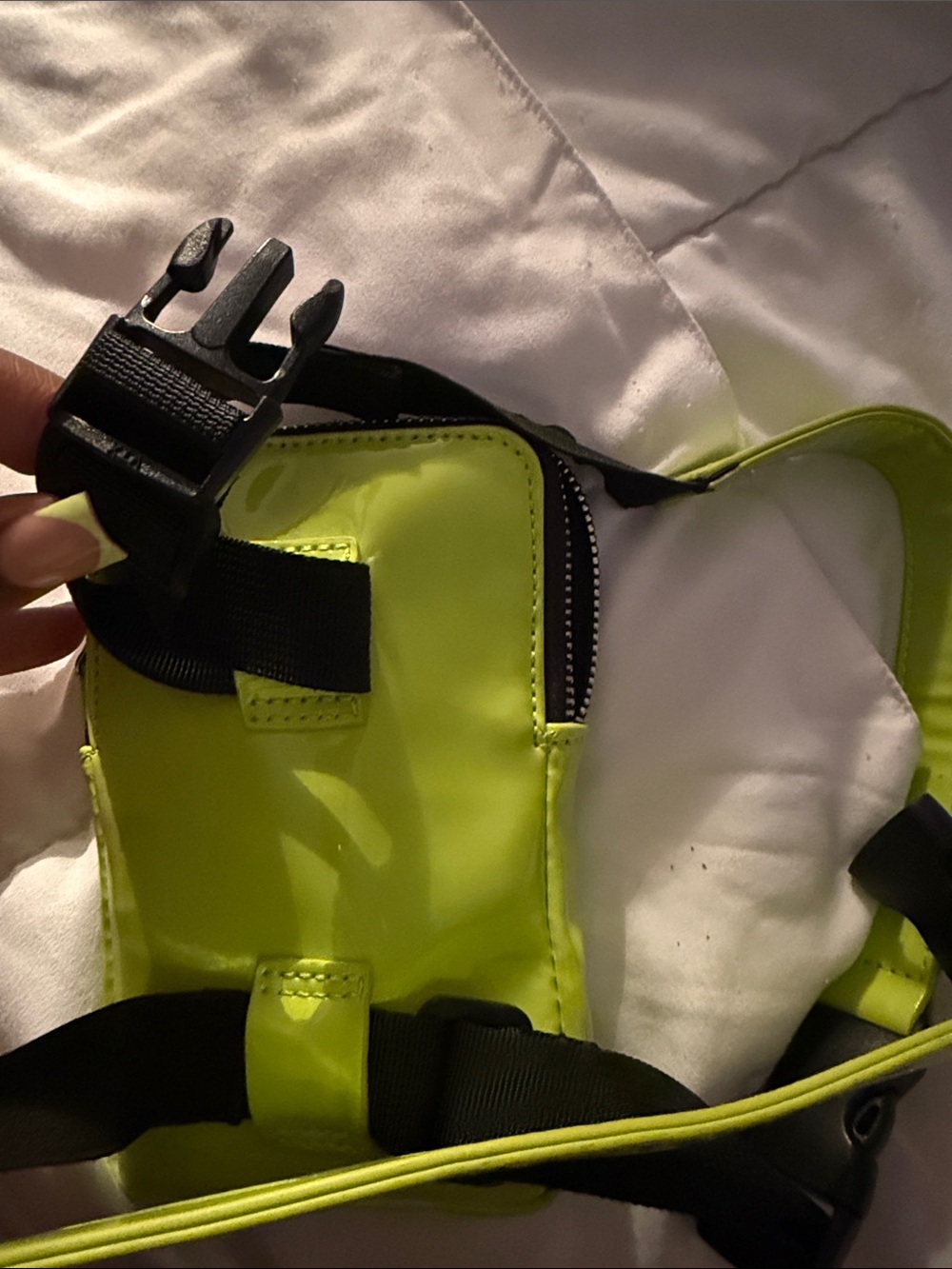 Neon Lime Crossbody Phone Bag - Unbranded - Picture 3 of 3